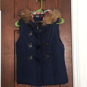 Puff vest with hood